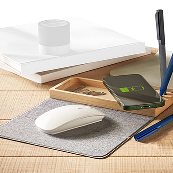 Mouse pad RPET con cargador inalámbrico de bambú
