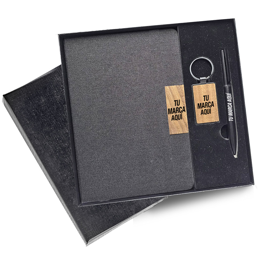 Libreta con detalles en nogal, llavero y bolígrafo